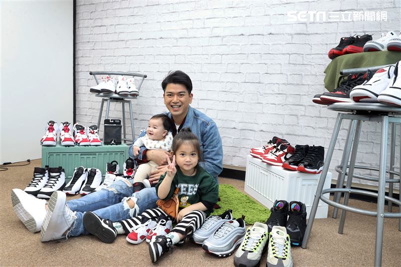 潘逸安球鞋三立新聞網專訪。（記者邱榮吉/攝影）