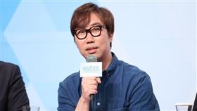 安俊英所製作節目造假遭判入獄，2021年底傳出獄回歸工作崗位。（圖／翻攝自Produce48、Mnet臉書）