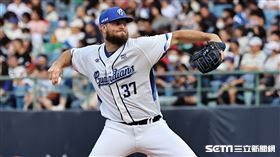 ▲富邦悍將主場開幕戰，先發投手艾普勒。（圖／記者劉彥池攝影）