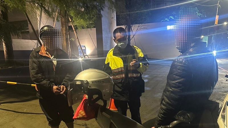 騎贓車逛夜市！　2人被逮互推對方犯案
