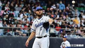 ▲富邦悍將主場開幕戰，先發投手艾普勒。（圖／記者劉彥池攝影）