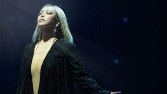 阿妹深V破尺度「裡面全空」激裸半球辣爆