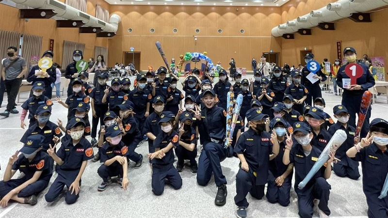 中警局辦婦幼小小警察體驗營　闖關出任務