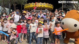 頑皮世界過兒童節　黃偉哲和台南囝仔同樂