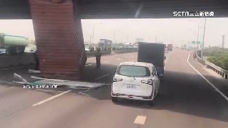 聯結車20呎貨櫃猛撞橋墩！技師揭1可能