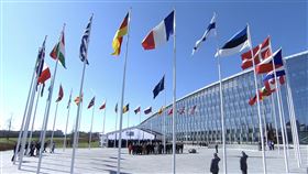 北約升芬蘭旗芬蘭4日正式完成加入北約程序，北約第31面會員國旗幟在總部前廣場升起。秘書長史托騰柏格說：「芬蘭如今擁有全世界最強大的盟友。」（北約提供）中央社記者田習如布魯塞爾傳真 112年4月4日