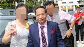 ▲本名徐浩城的少龍雖然僅是榮譽黨主席，但中正黨內還是以他為中心。（圖／翻攝自少龍唱片專賣店總店粉絲團）