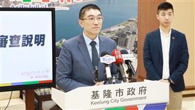 謝國樑宣布基隆護海公投可進入第2階段連署程序基隆市長謝國樑（左）31日下午在市府召開記者會指出，經市府審查「基隆護海公投」提案人相關補正說明後，認為此案應屬地方自治事項，允許進入第2階段連署程序。（基隆市政府提供）中央社記者沈如峰基隆傳真  112年3月31日