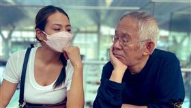 鈴木敏夫（右）誇張的公器私用行徑引發吉卜力上下不滿。（圖／翻攝自animage_ghibli官方推特）