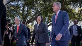 蔡英文與美國眾議院議長麥卡錫會談並與跨黨派議員進行雙邊領袖會議，美國加州雷根圖書館（圖／總統府提供）