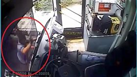 台中市,公車,司機,夾死,意外,大貨車