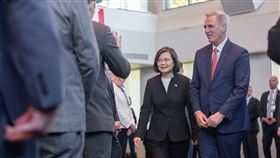 蔡英文與美國眾議院議長麥卡錫會談並與跨黨派議員進行雙邊領袖會議，美國加州雷根圖書館（圖／總統府提供）