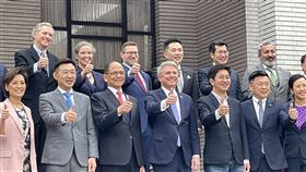 ▲美國聯邦眾議院外交委員會主席麥考爾一行8人蒞立法院拜會（圖／記者高逸帆攝影）