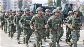 陸軍52工兵群（2）總統蔡英文25日到嘉義視導陸軍52工兵群，蔡總統強調，守護台灣、捍衛民主，一直是國軍的重大使命，唯有不斷的精進訓練、強化部隊戰力，才能更有能力保家衛國。中央社記者王飛華攝  112年3月25日