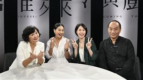 演員陳雪甄(左二)、蔡亘晏及王自強節目分享拍恐怖片的恐怖經歷，（左為）主持人王琄。（圖／鏡電視提供）　