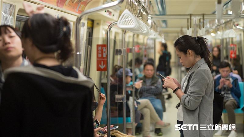 預計4／17搭車免戴口罩　指揮中心揭3理由