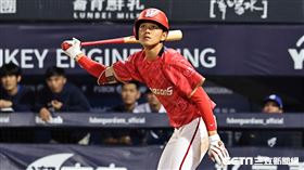 ▲富邦悍將主場開幕戰，味全龍游擊手曾傳昇。（圖／記者劉彥池攝影）