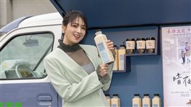 《暗夜微光》員梁修身、朱陸豪、梁正群、阿喜（林育品)、蔡亘晏、吳奕蓉、楊富江、吳政迪、陳廷軒、方大緯、張馨比、姜予、安代梅芳、巫宗翰、彭浩秦（圖／客台提供）
