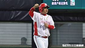 ▲味全龍主場開幕戰，捕手劉時豪跑回球隊第3分。（圖／記者劉彥池攝影）