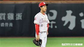 ▲味全龍主場開幕戰，游擊手曾傳昇。（圖／記者劉彥池攝影）