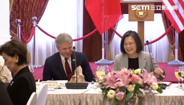 會見蔡英文　麥考爾中文喊：我們愛台灣