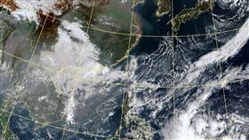 菲律賓海面上的熱帶擾動，有機會發展成今年第1個颱風「珊瑚」嗎？（圖／翻攝自氣象局）