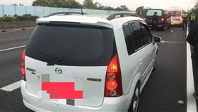 國道一號北上203.2K彰化段發生死亡車禍，男子遭聯結車撞死。（圖／民眾提供）