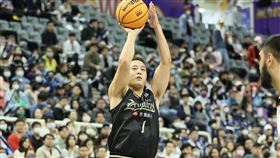 ▲鄭瑋在陣中主將接連缺席的情況下，跳出來率隊。（圖／桃園永豐雲豹提供）