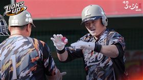 獅隊靠著胡金龍的陽春砲、也是此役全隊出現的唯一一支安打擊敗悍將。（圖／翻攝自統一獅臉書）