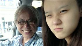 ▲資深音樂人李坤城與林靖恩當年合影。（圖／翻攝自林靖恩臉書）