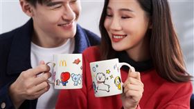 「BT21陶瓷餐具三件組」每組包含「BT21馬克杯」、「BT21陶瓷碗」及「BT21陶瓷餐盤」。（圖／品牌業者提供）