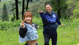 楊文科同框林襄、雅涵(新竹縣政府提供)