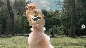 王若維,最正女警,婚紗,離職（圖／翻攝自6v6v6v6v_ IG）