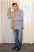 澎恰恰出席公益活動重新解釋債務近況。記者邱榮吉/攝影）