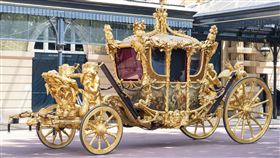 英王5/6加冕大典 黃金馬車準備就緒▲。（圖／美聯社／達志影像）