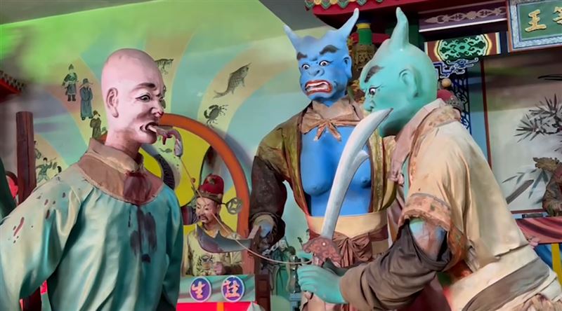 18層地獄在招手　2百人搶「輪迴渡劫」