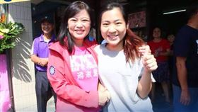 游淑慧貼出一張照片表示，這張照片是2018年我們參選的鳥樣，那時候我們滿懷熱情和勇氣。（圖／翻攝自游淑慧臉書）