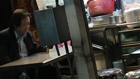 王世堅,路邊攤,落寞,憔悴,何志偉