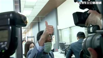 偕妻出發訪日　郭台銘機場撂下「2句話」