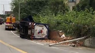 竹縣毒化物槽車翻覆外洩　駕駛酒測值曝　