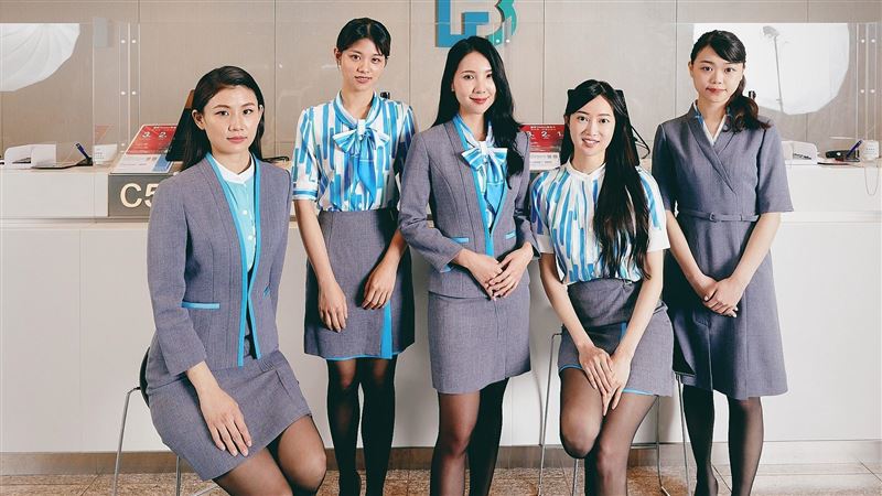 慶金金併成功!北富銀新「行員制服」曝光