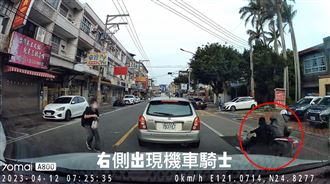 學童衝馬路害騎士撞上　竹警開500元罰單