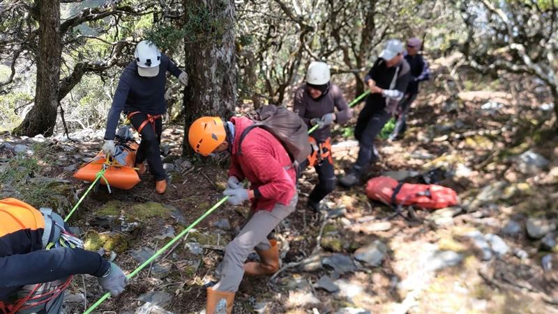 失足墜落干卓萬山　山友失聯11天尋獲大體