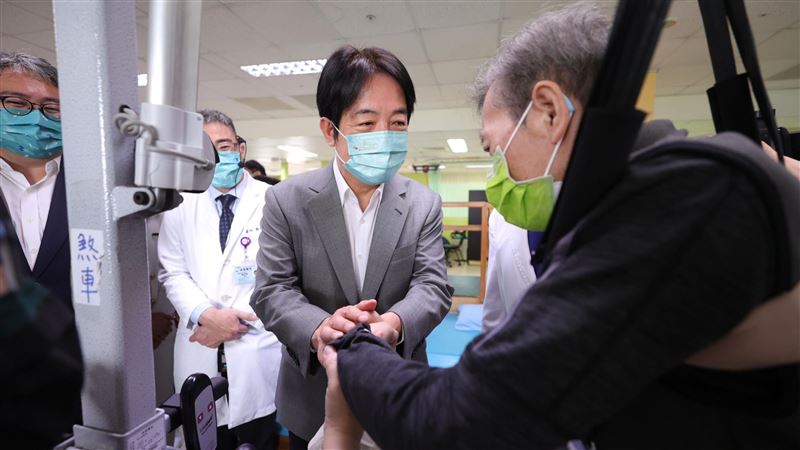 賴清德獲提名後首日行程　現場爆出凍蒜聲