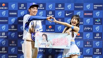 獨／和劉俊豪合比愛心　啦啦隊女神羞回應