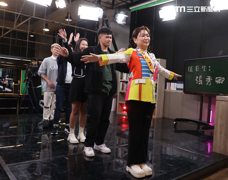 張秀卿小記者大明星。（記者邱榮吉/攝影）