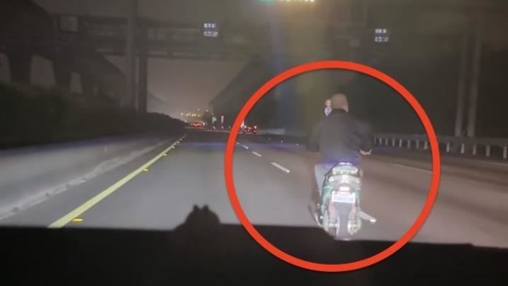 桃園8旬翁騎車回家「誤上國道」變路隊長