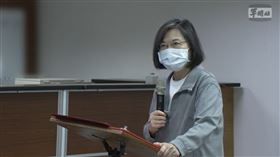 0414蔡英文前往台中視導「空軍第三戰術戰鬥機聯隊」（圖／軍聞社提供）