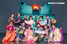 阿甯咕劇團團長蘇麗媚率導演高天恒、演員李培松、嘎造．伊漾、陳敬萱出席舞台劇《阿甯咕又闖禍了YA～》神秘嘉賓藍鈞天與吳定謙站台。（圖／記者楊澍攝影）