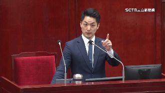 蔣萬安挨批讀稿機　劉耀仁開酸：還看小抄